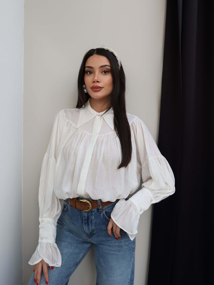 Beyaz Büzgülü Gömlek