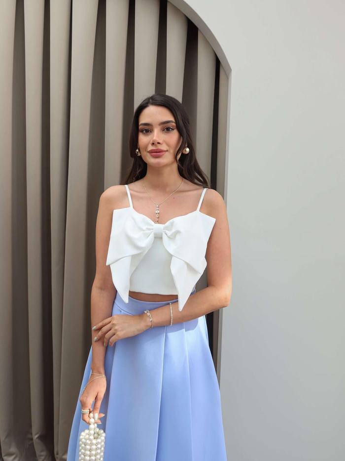 Beyaz Kurdele Detay Askılı Bluz