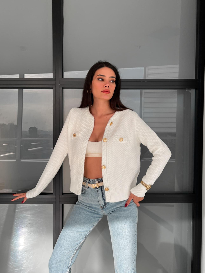 Beyaz Örgülü Gold Düğmeli Hırka