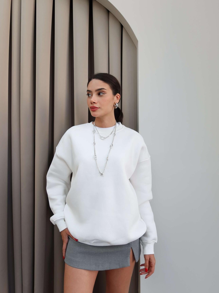 Beyaz Oversize Şardonlu Sweatshirt