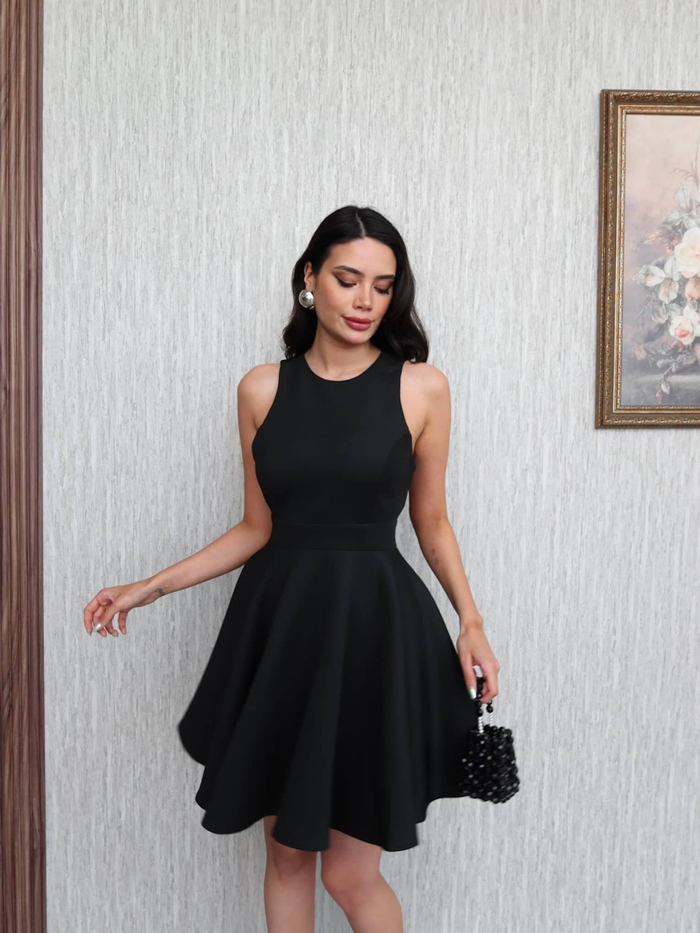 Boyundan Bağlı Mini Elbise