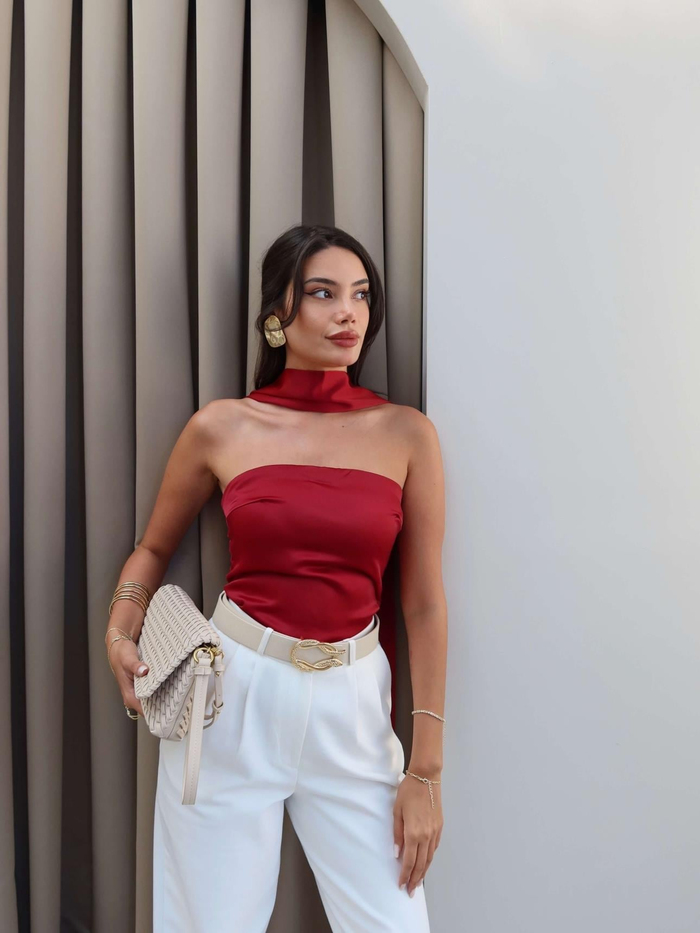 Boyundan Fularlı Saten Bluz