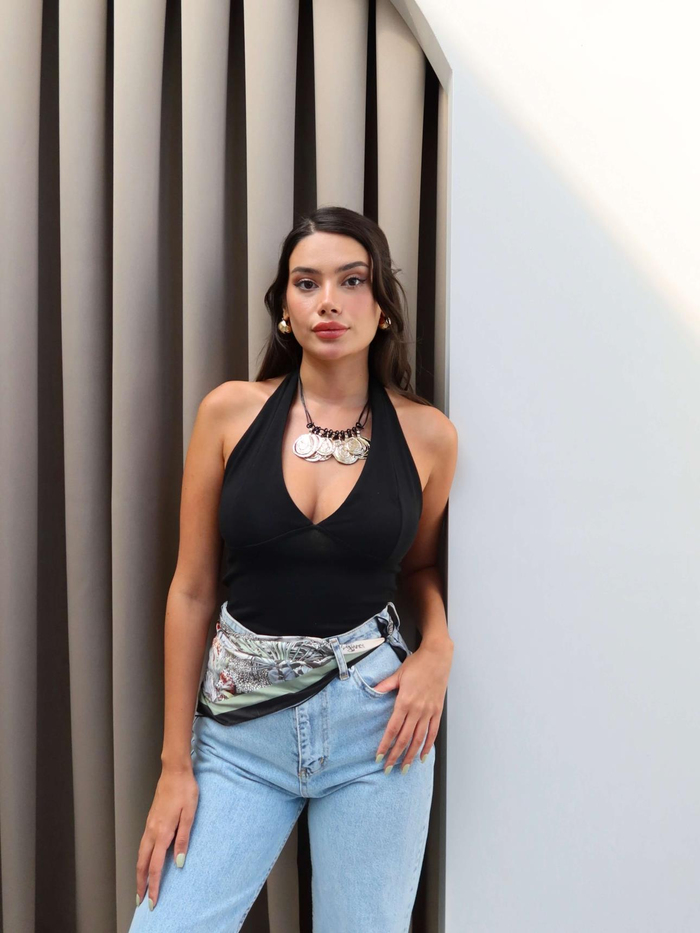 Boyundan Geçmeli Dikişli Bluz