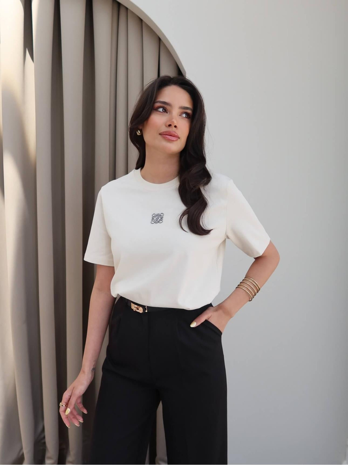 Broşlu Bisiklet Yaka T-Shirt