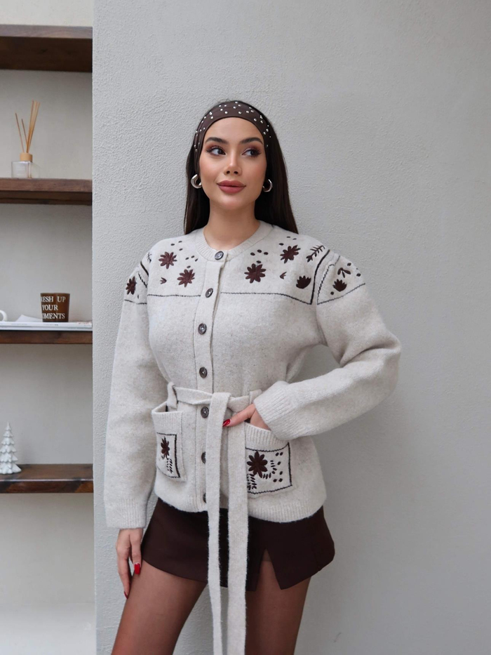 Çiçek Desen Kuşaklı Hırka