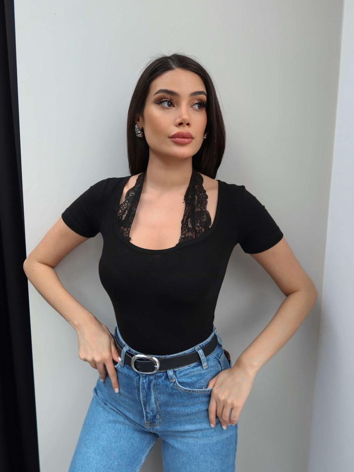 Dantel Boyun Geçmeli Tshirt