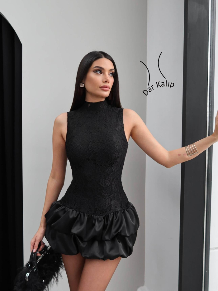 Dantel Detay Mini Şortlu Elbise
