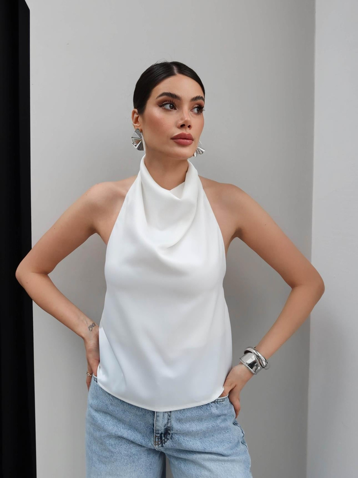 Degaje Yaka Sırtı Açık Saten Bluz