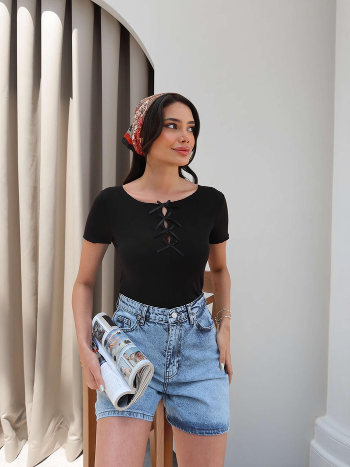 Fiyonk Detaylı T-Shirt