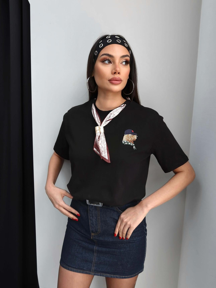 Fular Detay Aksesuarlı Tshirt