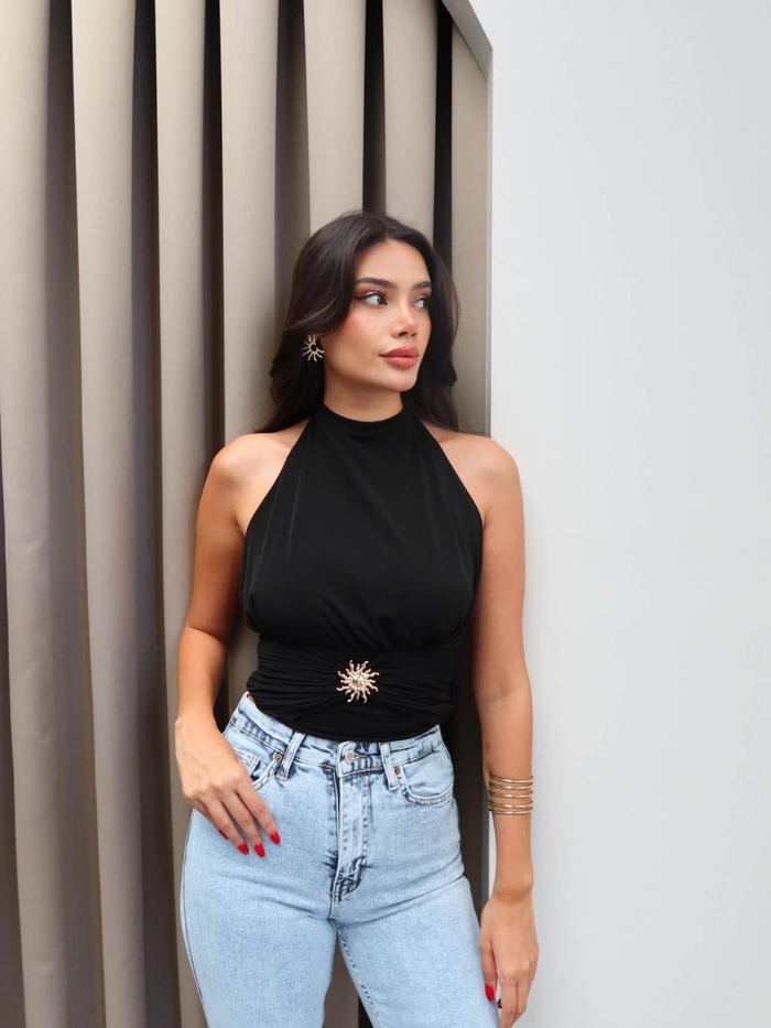 Güneş Aksesuarlı Sırtı Açık Bluz