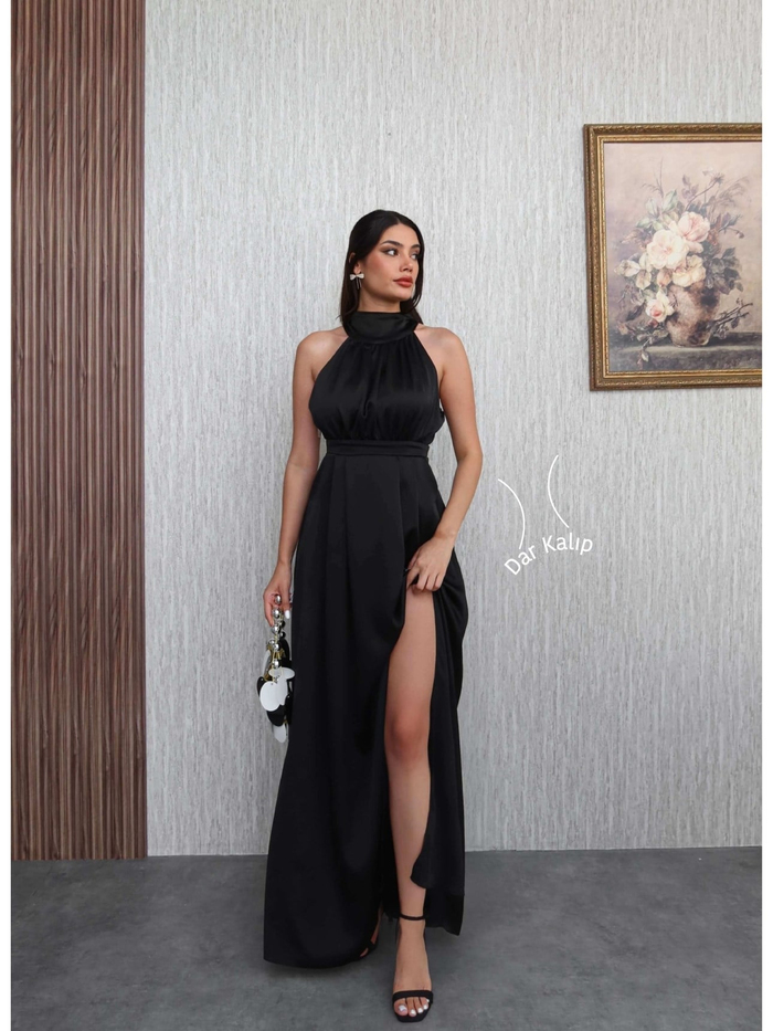 Halter Yaka Yırtmaçlı Saten Elbise