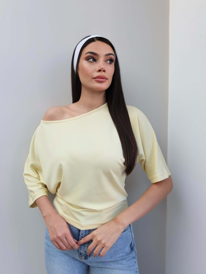 Kayık Yaka Düz Tshirt