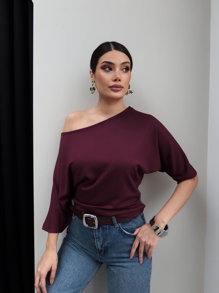 Kayık Yaka Düz Tshirt