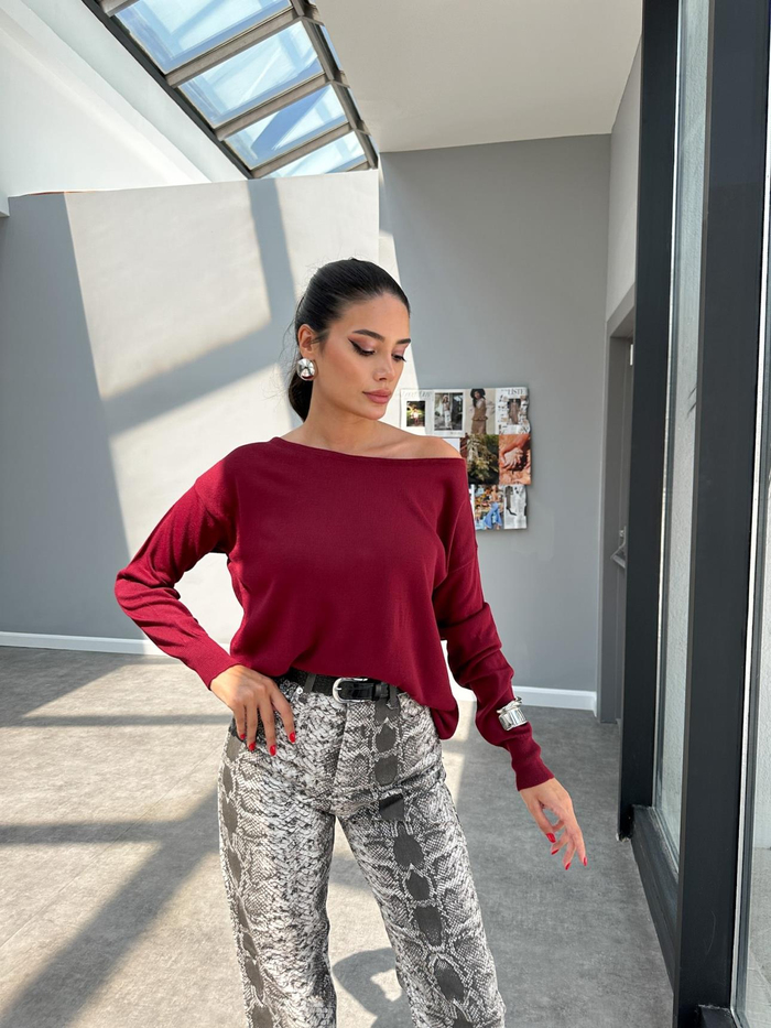 Kayık Yaka Oversize Triko Kazak