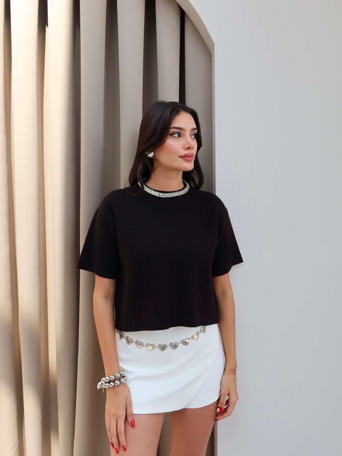 Kısa Kol Yaka Taşlı Triko