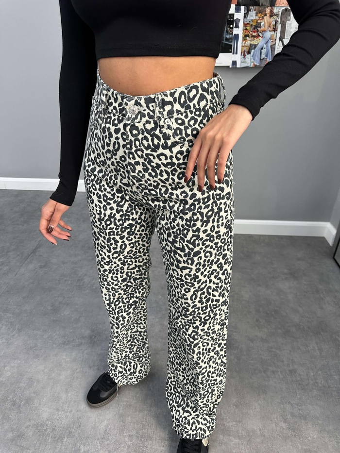 Leo Desen Wide-Leg Jean