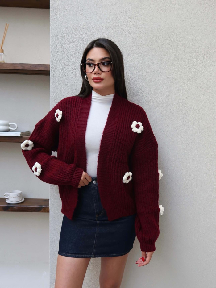 Papatya İşlemeli Örgü Hırka