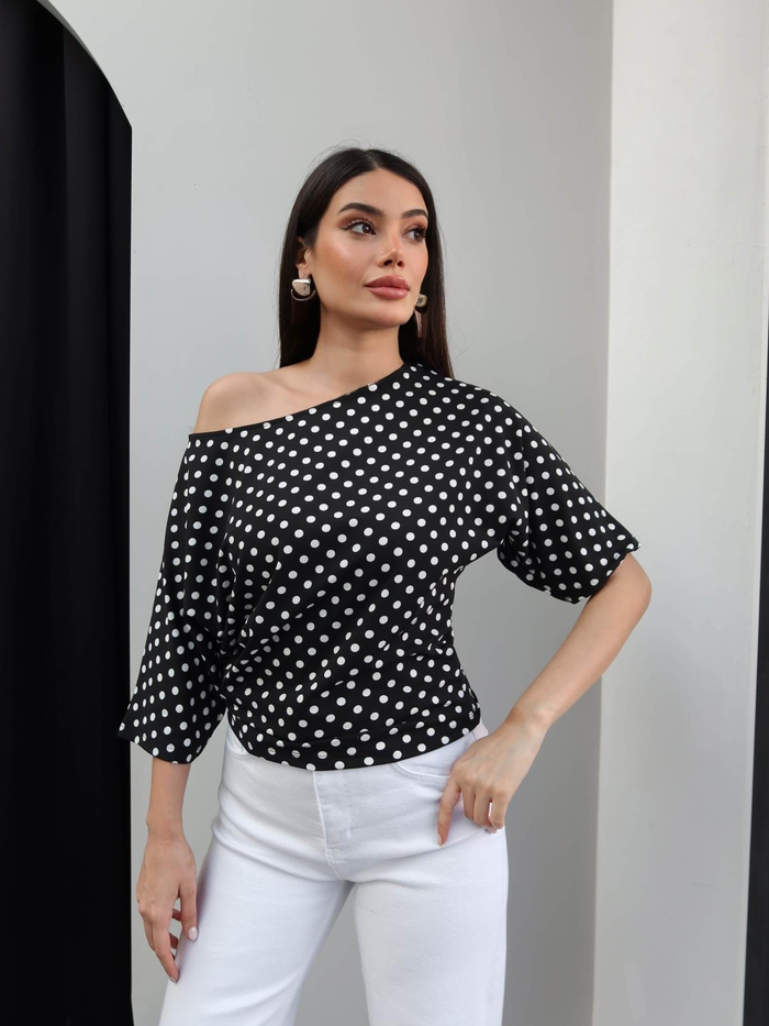 Puantiyeli Kayık Yaka Tshirt