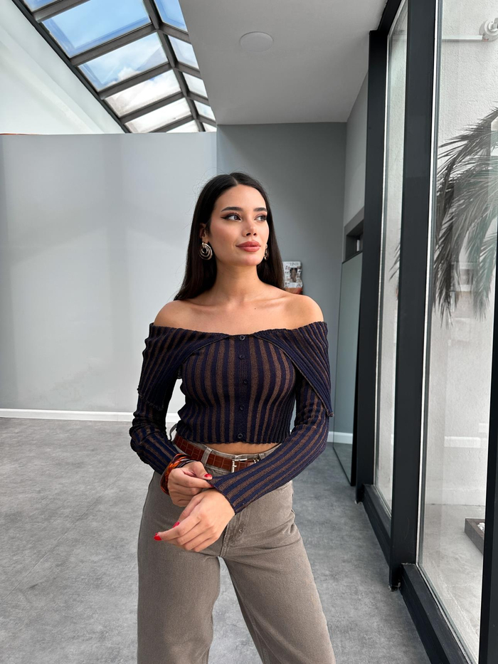 Regular Fit Degaje Yaka Düğmeli Kazak