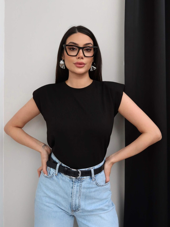 Sıfır Kol Vatkalı Basic Tshirt