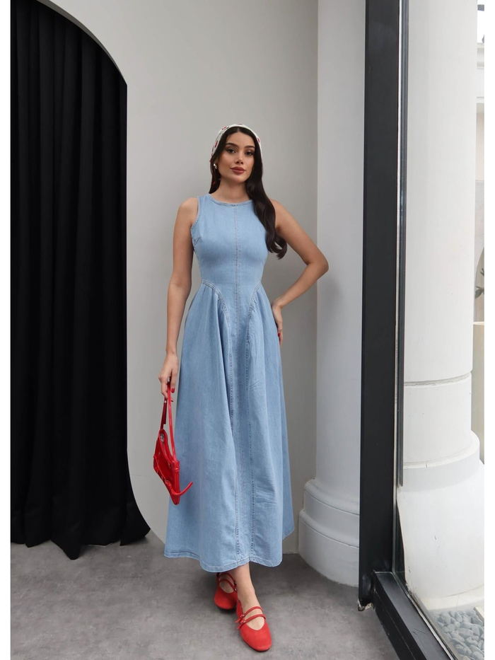 Sırtı Açık Pileli Denim Elbise
