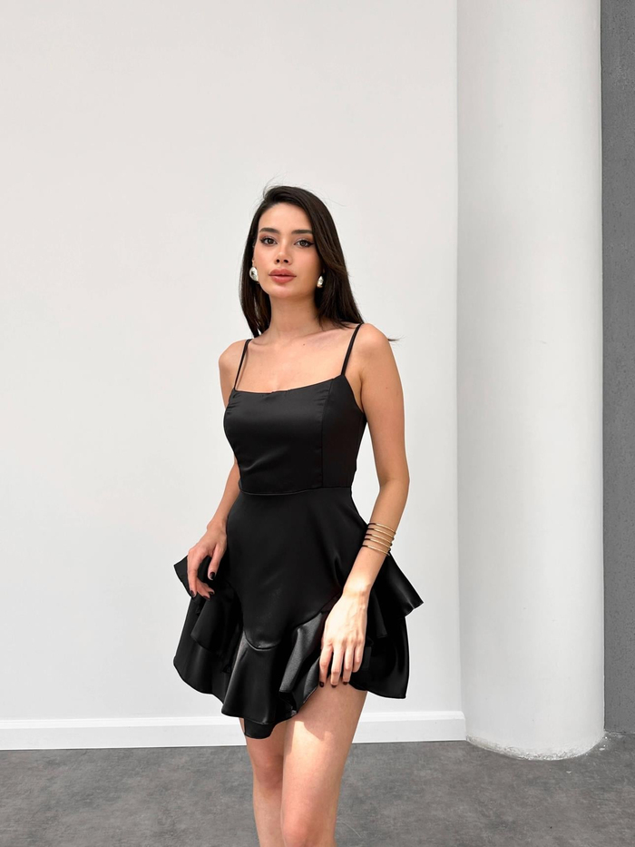 Siyah Askılı Saten Fırfırlı Elbise