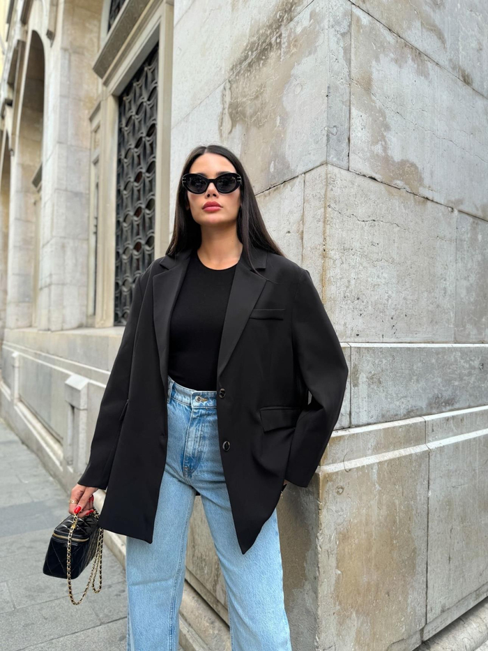 Siyah Düğmeli Blazer Ceket