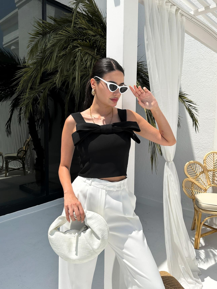 Siyah Fermuarlı Fıyonk Detail Bluz