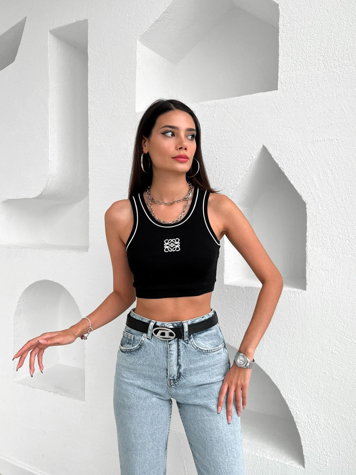 Siyah Nakışlı Crop
