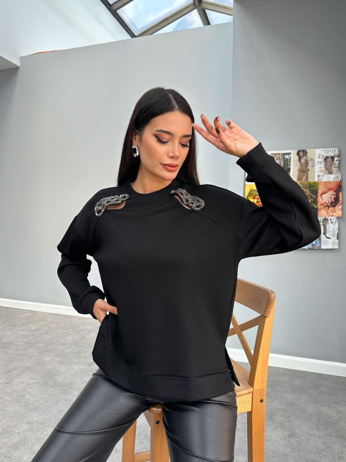 Siyah Omuz Detay Taşlı Sweat