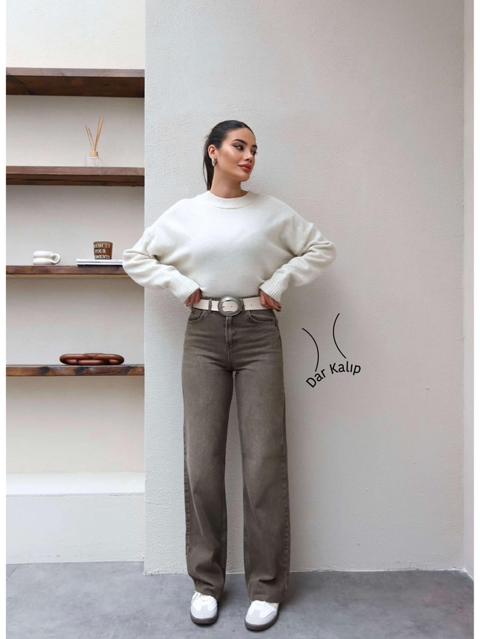 Straight Paça Kesik Jean