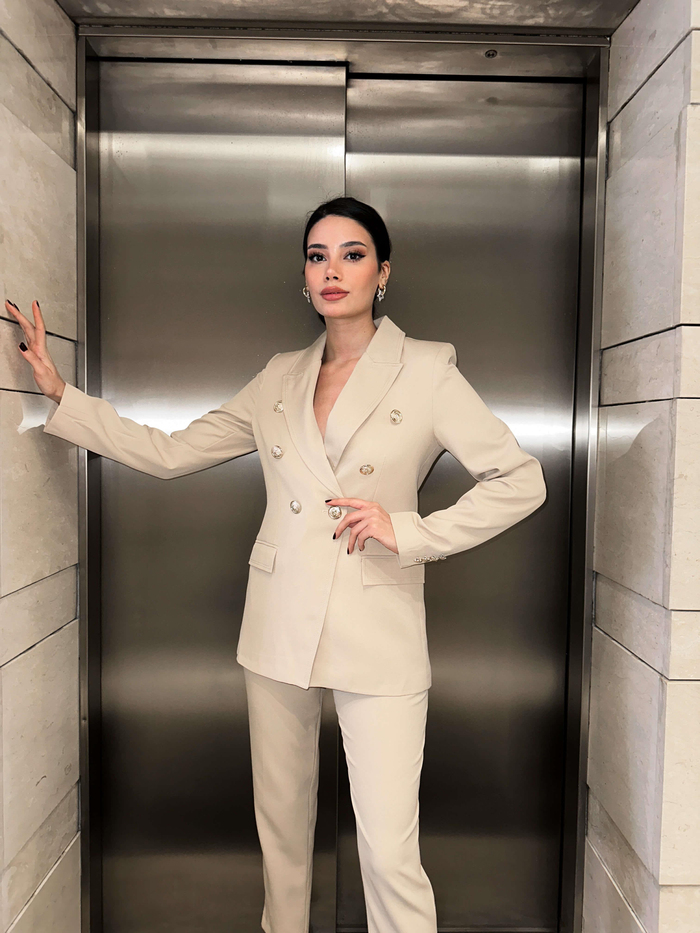 Taş Gold Düğmeli Pantolon Takım