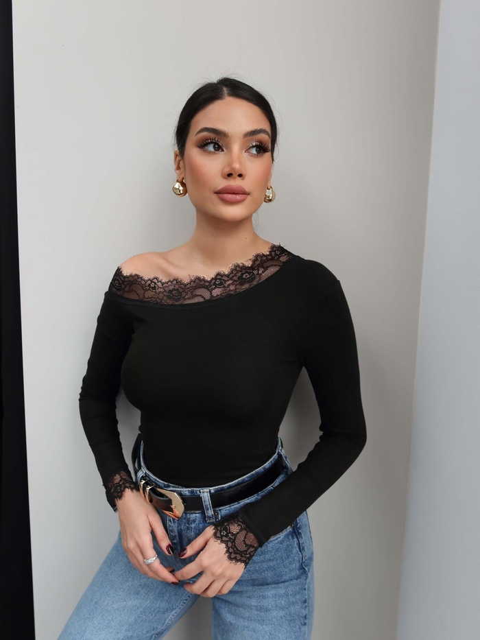 Tek Omuz Açık Dantelli Bluz