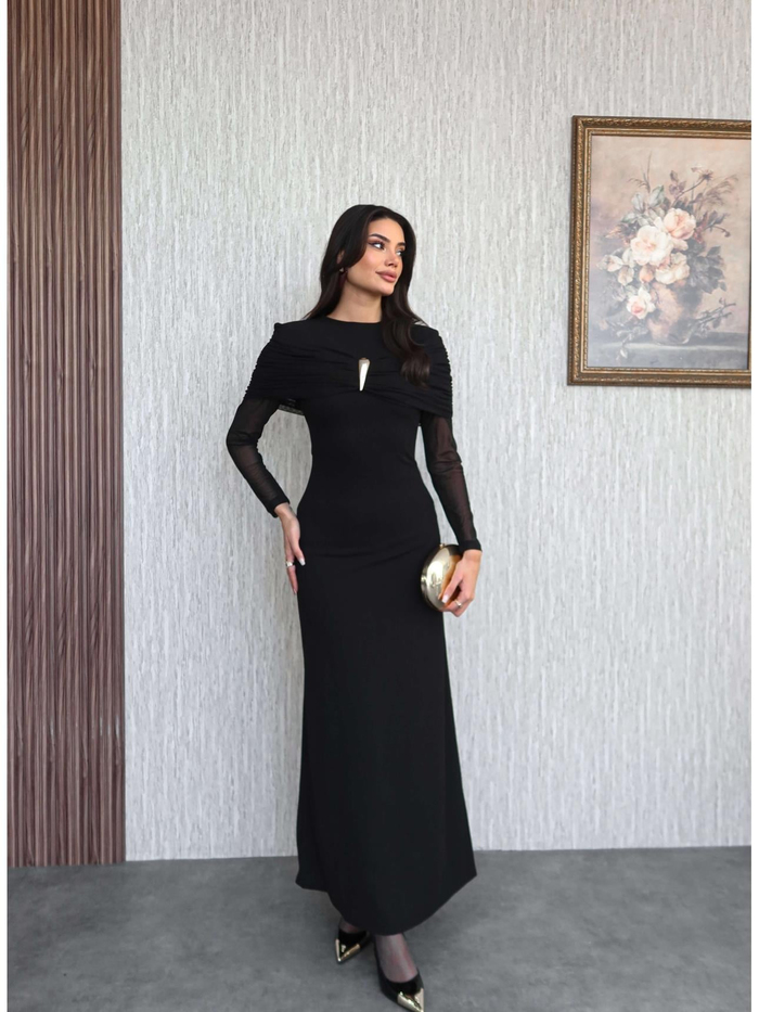 Tül Kol Aksesuarlı Uzun Elbise