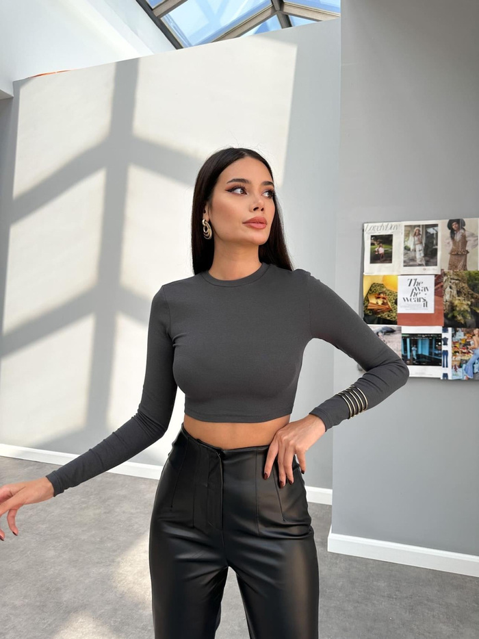 Uzun Kollu Basic Crop Top