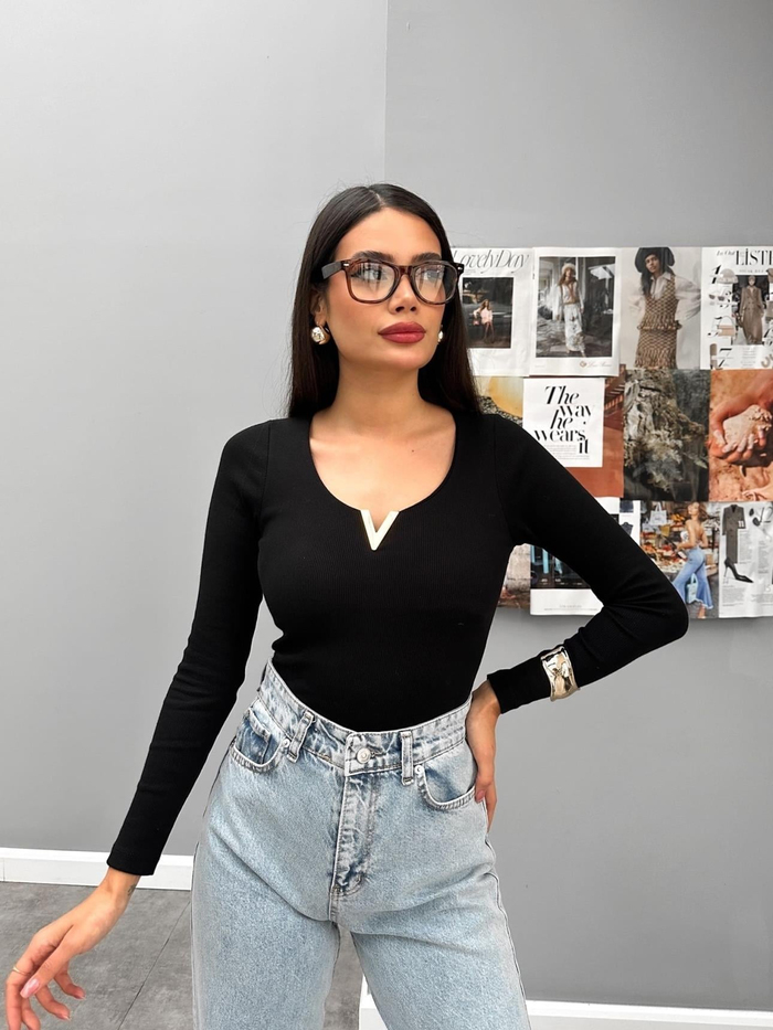 V Yaka Broşlu Fitilli Body