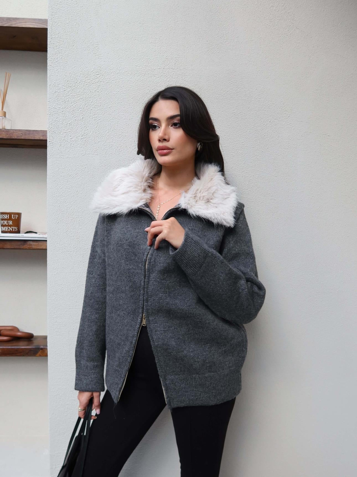 Yaka Kürklü Fermuarlı Triko Hırka