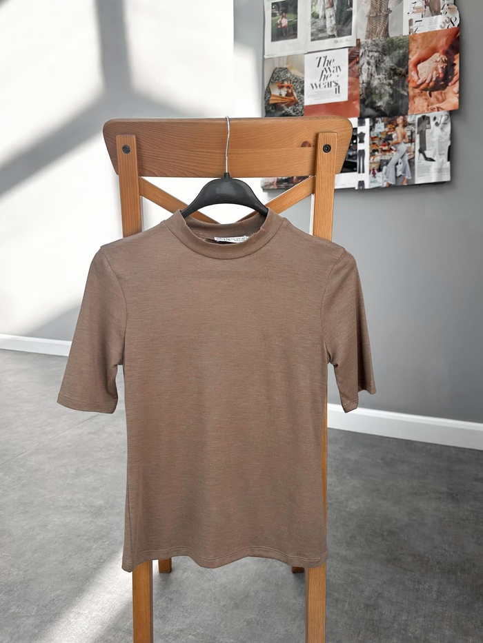 Yüksek Yakalı Basic Tshirt