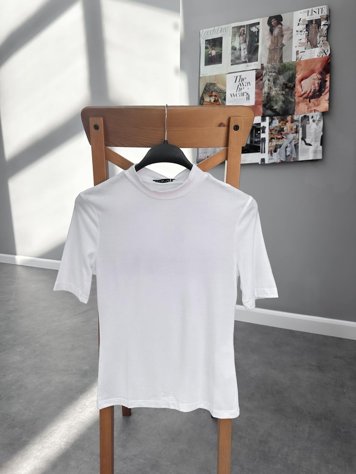 Yüksek Yakalı Basic Tshirt