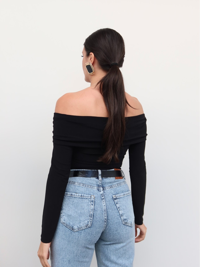 Açık Omuz Aksesuarlı Drapeli Bluz E.H Collection