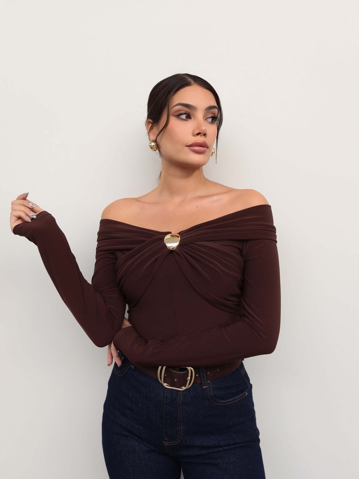 Açık Omuz Aksesuarlı Drapeli Bluz E.H Collection