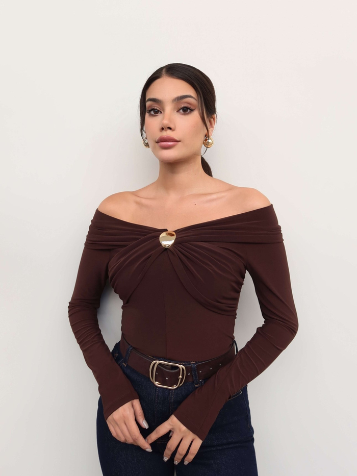 Açık Omuz Aksesuarlı Drapeli Bluz E.H Collection