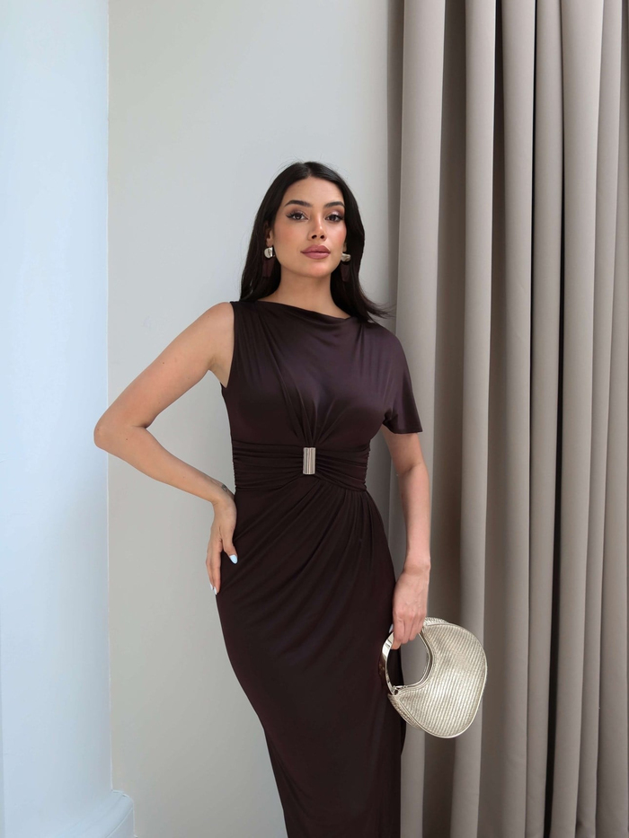 Aksesuarlı Tek Kol Asimetrik Elbise