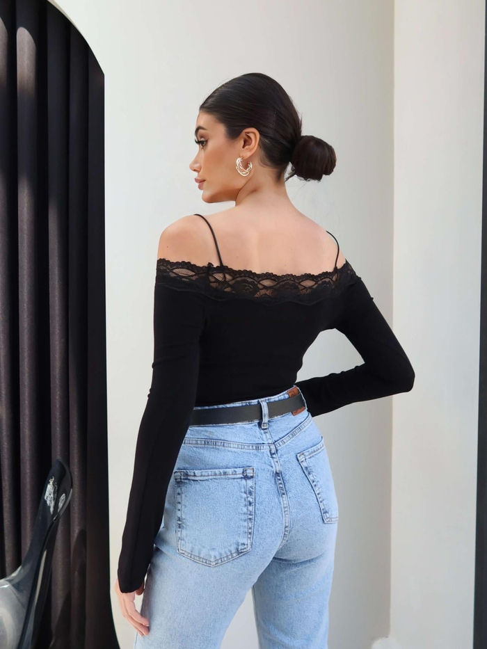 Askılı Dantel Detay Bluz