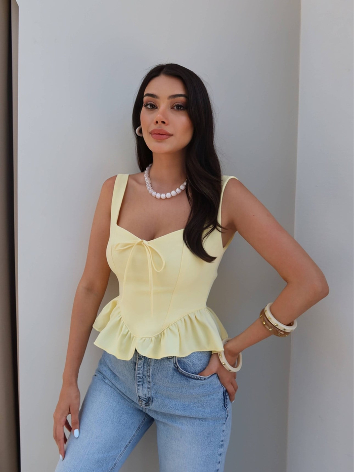 Askılı Fiyonk Bağcık Detaylı Bluz
