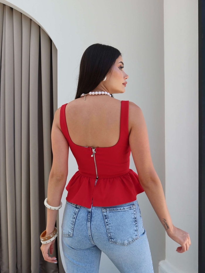 Askılı Fiyonk Bağcık Detaylı Bluz