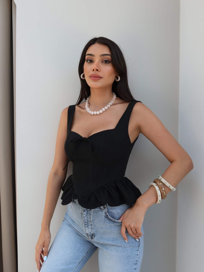 Askılı Fiyonk Bağcık Detaylı Bluz