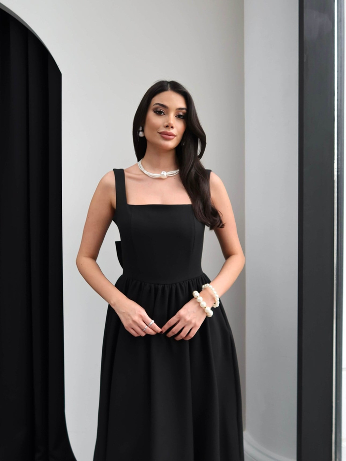 Askılı Sırt Fiyonk Detay Elbise
