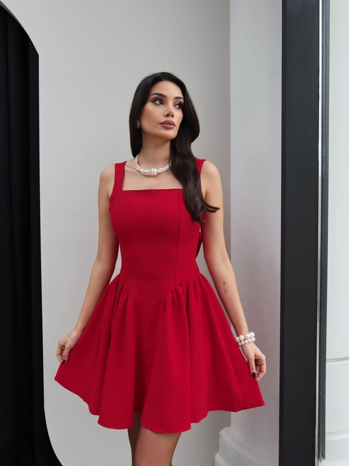 Askılı Sırt Fiyonk Detay Mini Elbise